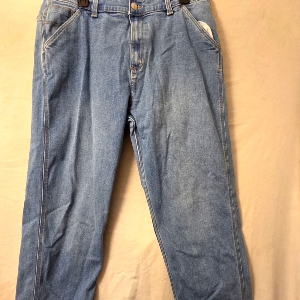Blue Relaxed Fit Jeans with Classic Denim Style